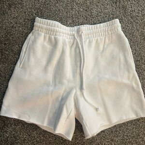 Aritzia TNA Boyfriend Shorts